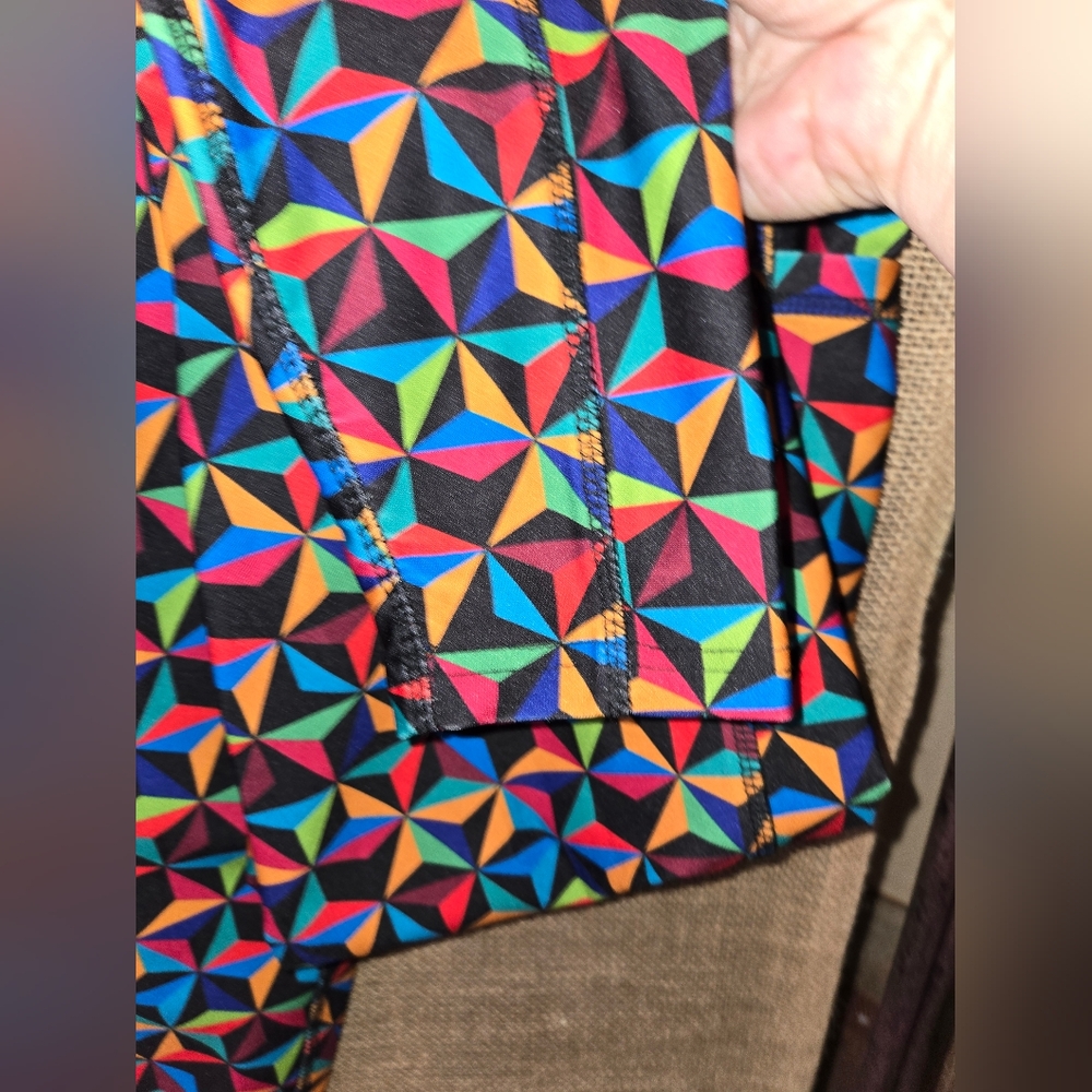 NWOT Women's Disney Epcot Muticolor Geometric Print Leggings Size Medium - Picture 3 of 9